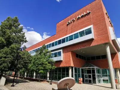 alt="City Hall"