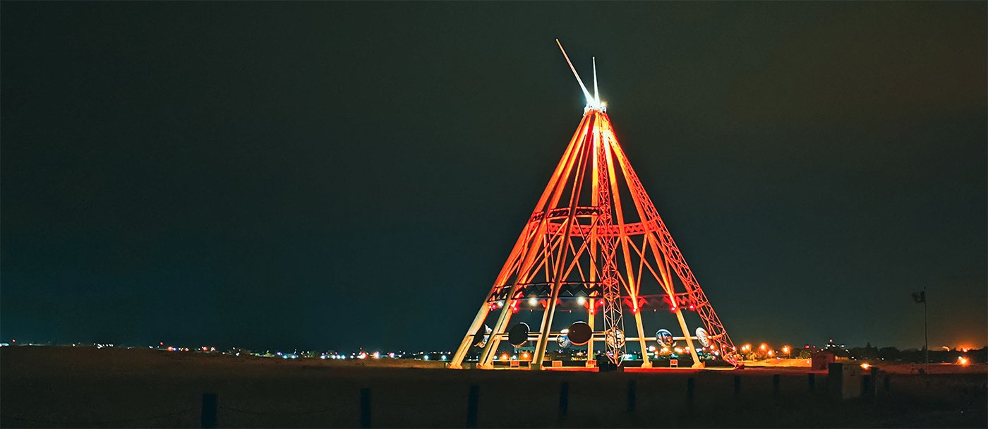 Saamis Tepee illuminated at night